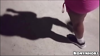**passeando Na Rua Do Rio, Dotado Acabou Indo Pra Casa De Uma Desconhecida E Fodeu Ela Sem Camisinha, Gozando Até Dentro**