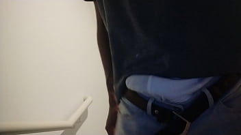 Mengintip Istri Orang Di Tangga Gedung Yang Menggairahkan