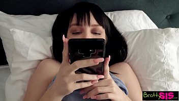 “kok Mirip Kontol Kamu?” Adik Tiri Ngentot Setelah Nemuin Foto Kontol Kakak Tirinya S13:e6