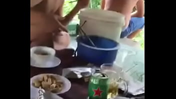 Gadis Vietnam Memamerkan Memeknya Yang Menggoda
