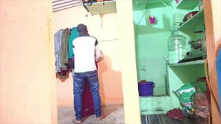 Keponakan Remas Pantat Tante Seksi Sampai Robek