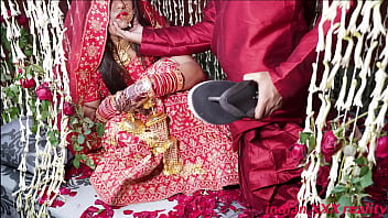 Malam Pertama Pengantin India Yang Panas Dan Menggairahkan Dalam Bahasa Hindi