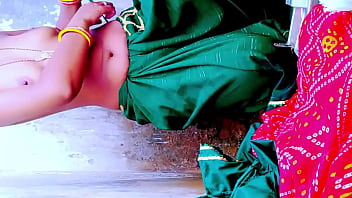 Desi Bhabhi Kampung Dengan Tubuh Ramping Dan Pinggul Sempit Pamer Semua Kelebihan Di Video Mesum Yang Viral