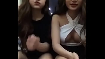 Gadis 2k Ngoc Ngà Với Bộ Ngực Căng Tròn Trong áo Trắng Mỏng Tang