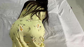 Saat Tukang Susu Minta Bayaran, Nyonya Buka Baju Dan Sodomi Pantatnya Sampai Puas