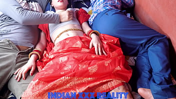 Ibuku Tiri India Dan Anak Tirinya Ngentot Di Depan Ayah Tirinya – Adegan Panas Hindi Xxx