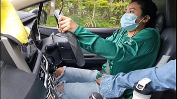 Sopir Grab Cewek Asia Tawarkan Penumpang Uang Tip Untuk Berhubungan Seks