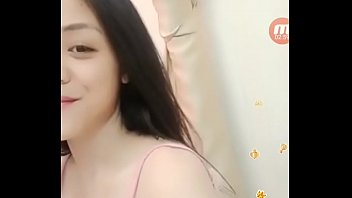 Tetesan Puting Cewek Vietnam Di Bigo Live