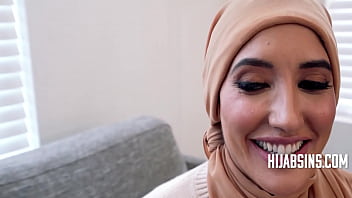 Menghancurkan Hambatan Budaya Dengan Setiap Gerakan Sensual