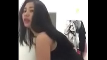 Cô Gái Việt Khoe Hàng Nóng Bỏng