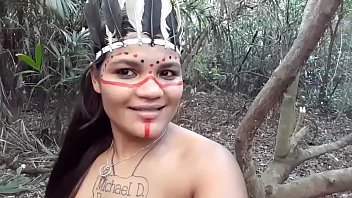 Tigresa Safada Se Fantasia De Índia E Surpreende O Lenhador, Mas Ele Enfia No Cu Dela Sem Dó