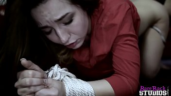 Bambi Brooks Menggoda Dan Merusak Anak Tirinya Dengan Nafsu Tak Terkendali