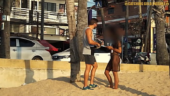 Gila! Pengalaman Pertama Anal Seks Dengan Gadis Thailand Super Hot Dan Menggoda