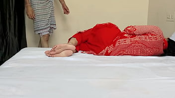 Sasur Ji Memek Ketat Bahunya Dihajar Habis-habisan Di Film Panas Ini