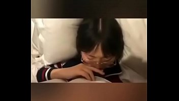 Mengais Konten Panas Di Internet