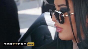 Katrina Jade Dan Xander Corvus Gila-gilaan Di Mobil, Ngentot Keras Dan Basah Di Brazzers