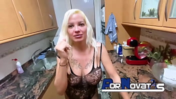 Ibu Spanyol Tergoda Di Dapur Oleh Kontol Gagah Pria Spanyol – Victor Bloom