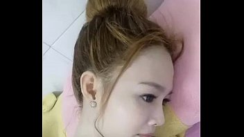 Gadis Vietnam Công Chúa Banh Bướm Pamer Payudara Montok Tanpa Busana
