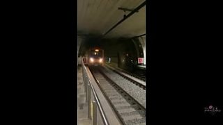 Astaga, Cuma Mau Ke Kantor Tapi Malah Ketemu Mesum Di Kereta.