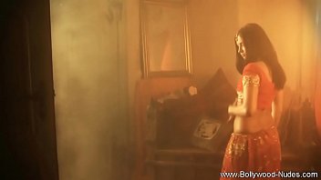 Gadis India Yang Cantik Dan Menggoda
