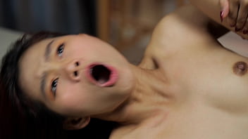 Dikuasai Dengan Liar Di Atas Sofa