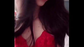 Gadis Oriental Yang Menggoda