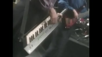 Perkelahian Panas Dua Penari Jazz Dengan Gerakan Menggoda Dan Tendangan Mematikan